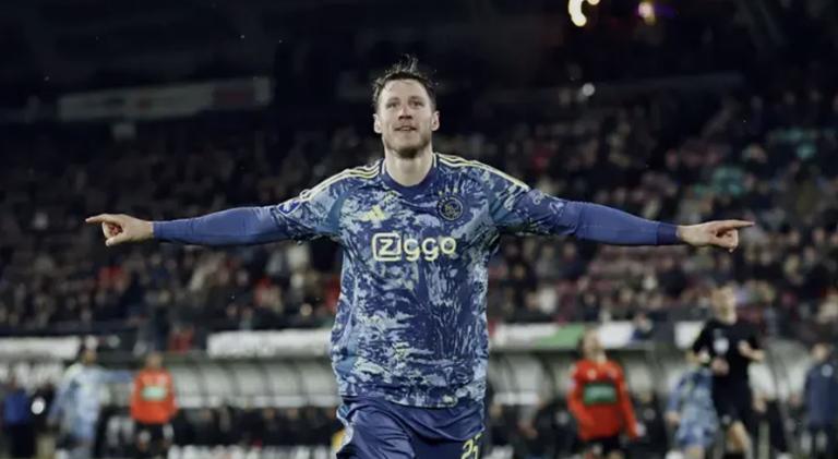Ajax’a Weghorst’tan Kötü Haber: 6 Hafta Sahalardan Uzak Kalacak