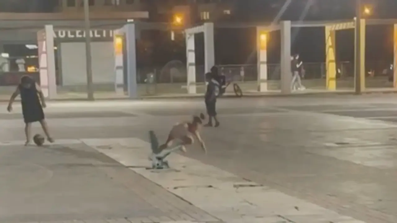 Uşak Atapark’ta çukur krizi! Çocuklar her gün yere kapaklanıyor