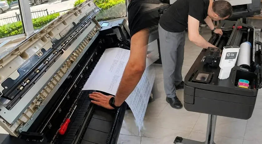 Dijital Baskı Merkezleri ve Proje Ofisleri İçin Kılavuz: Geniş Format Yazıcılarda Kronik Arızalar ve Çözüm Aşamaları